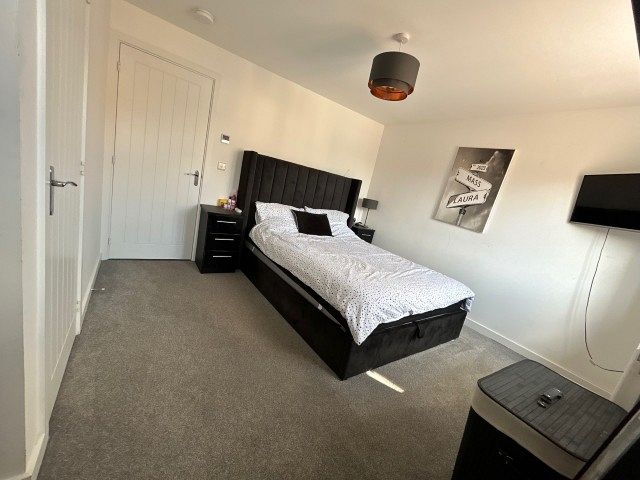 107 Tanners Meadow, Brockham, Surrey